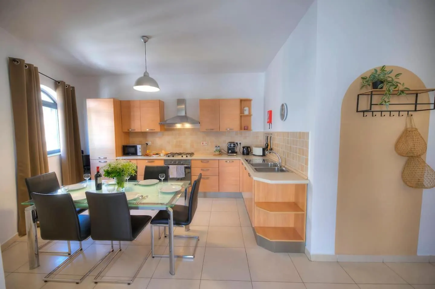 St Julians Lovely 3 Bedrooms By Homely Saint Julian's 0*,
